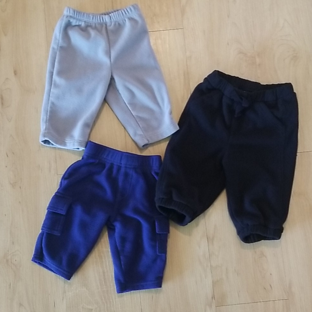 3 pairs of fleece sweats -0/3 months - Picture 1 of 7